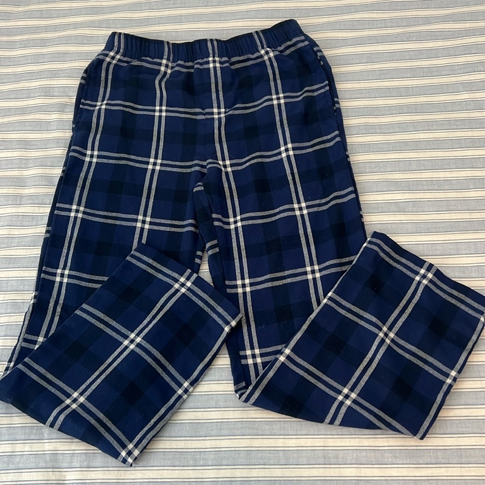 OLD NAVY PJ BOTTOMS. L (10/12)